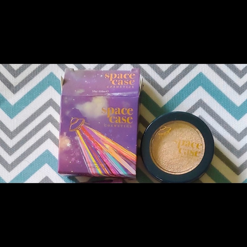 NEW Space Case Cosmetics Highlighter 1B